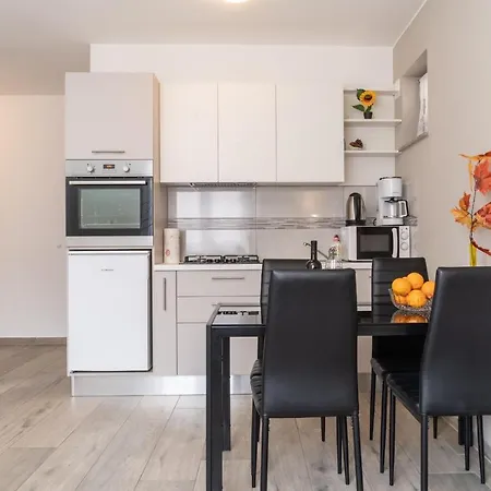 Tomi Apartment Pula Exterior photo