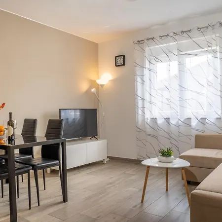 Tomi Apartment Pula Exterior photo