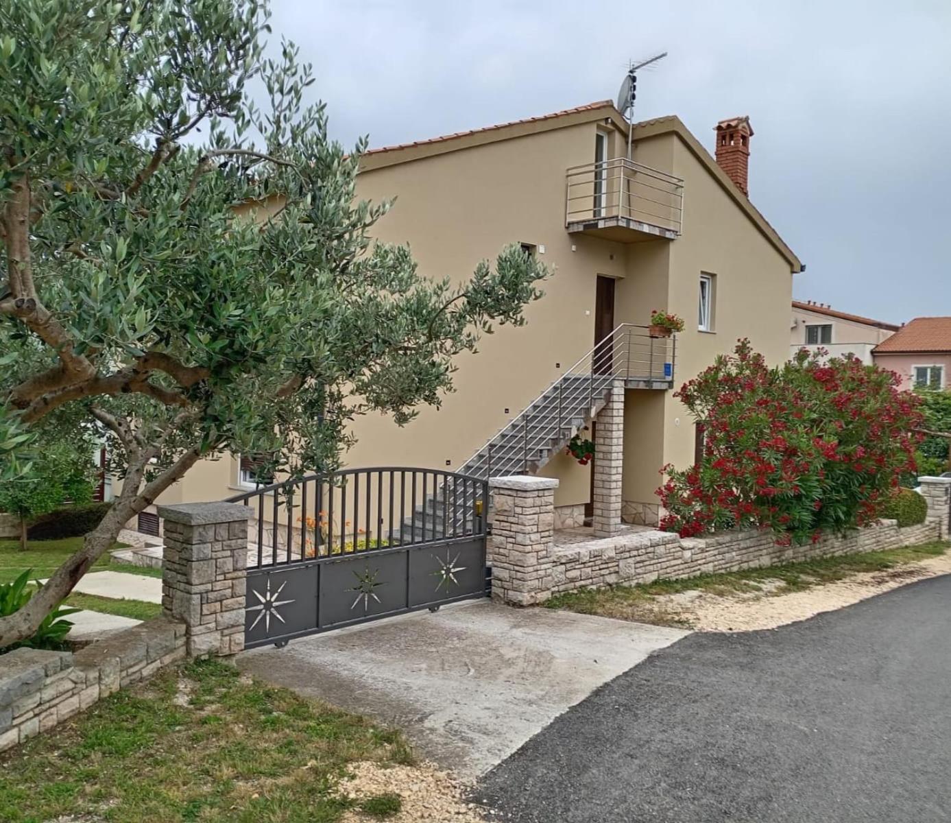 Apartman Tomi *